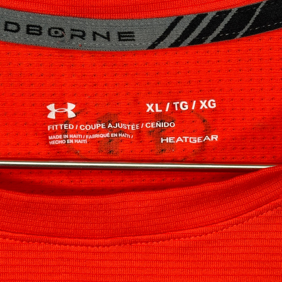 Under‎ Armour Fitted Breathable Bright Red T-shirt XL - Picture 2 of 6